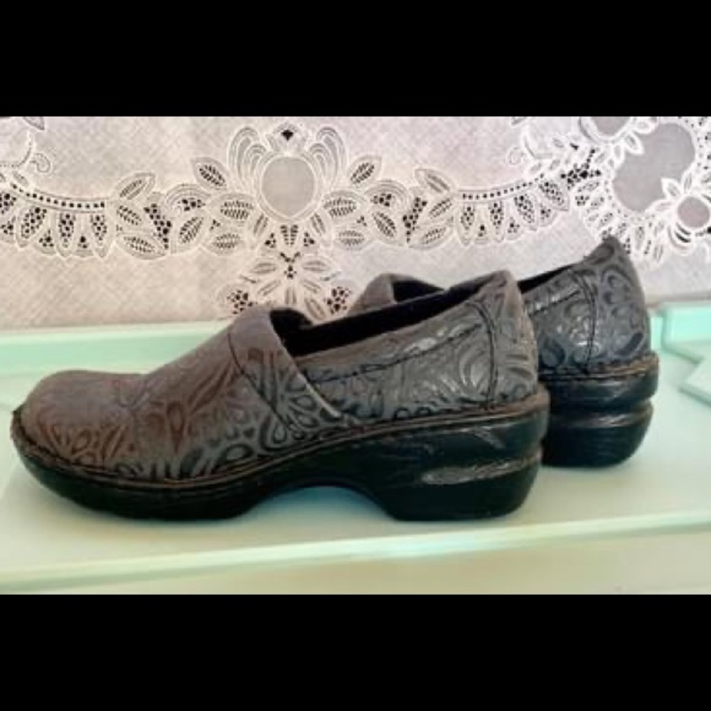 Tooled Gray “Peggy” clogs by b.o.c.